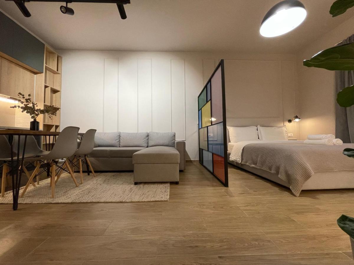 Square 21 Apartment *