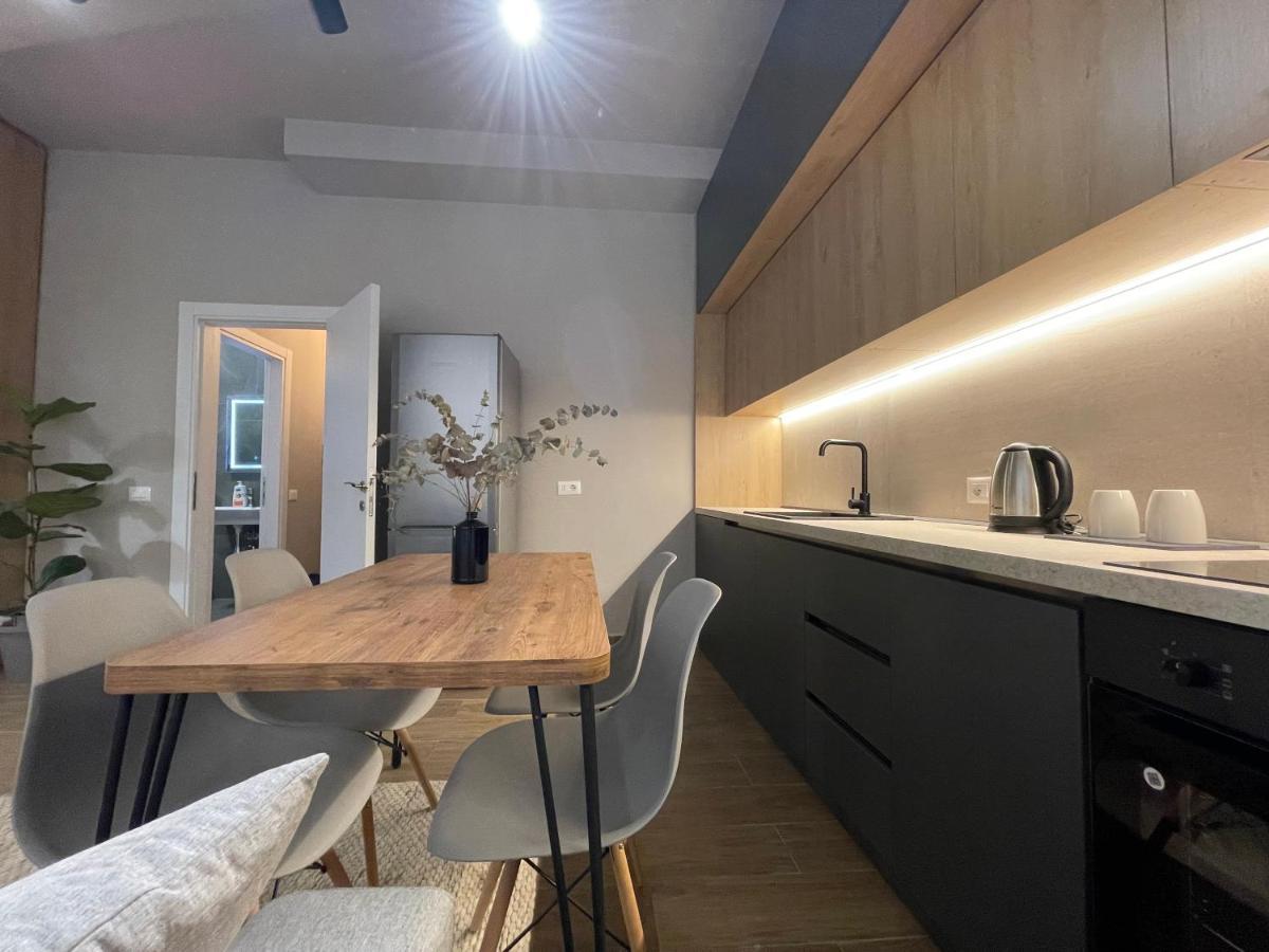 Square 21 Apartment *