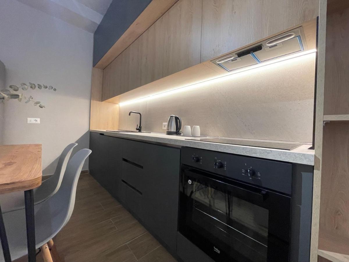 Square 21 Apartment