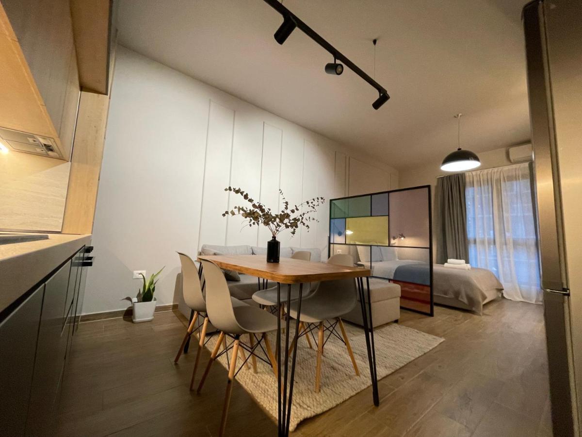 Apartment Square 21