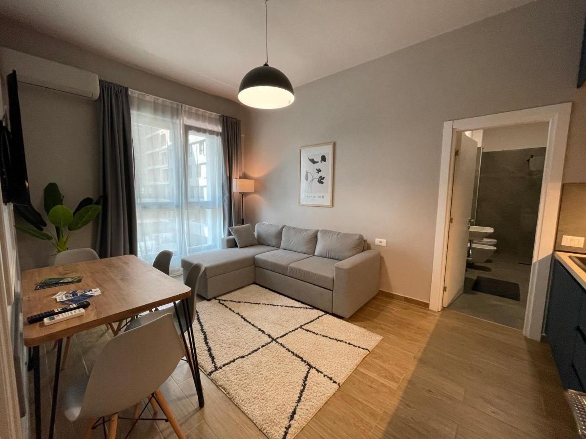 Square 21 Apartment *